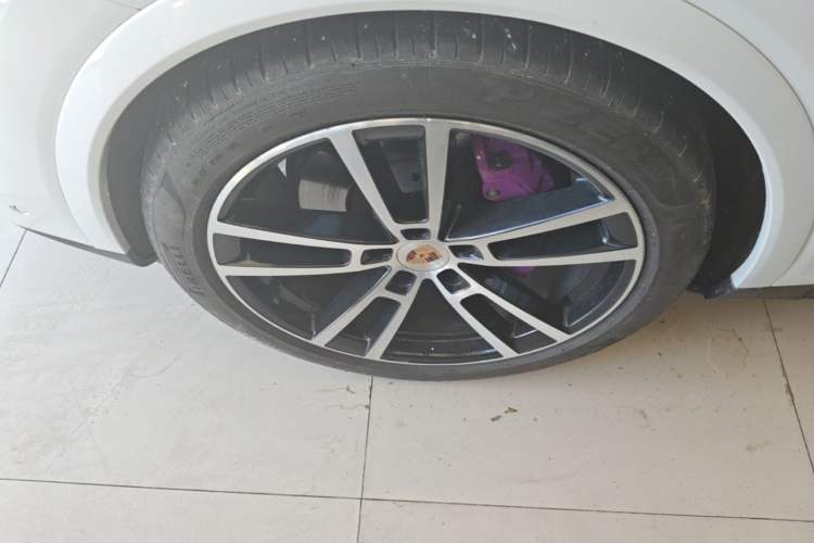 Used Porsche Cayenne 2025 Cayenne Coupé 3.0T Left Front Wheel Hub