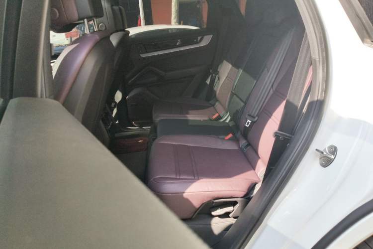 Used Porsche Cayenne 2025 Cayenne 3.0T Left Rear Seat