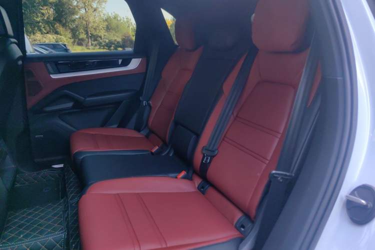 Used Porsche Cayenne 2025 Cayenne 3.0T Left Rear Seat