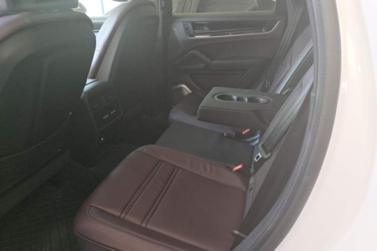 Used Porsche Cayenne 2025 Cayenne Coupé 3.0T Left Rear Seat