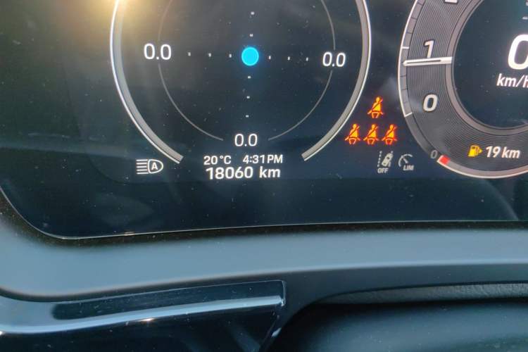 Used Porsche Cayenne 2025 Cayenne 3.0T Odometer Close Up