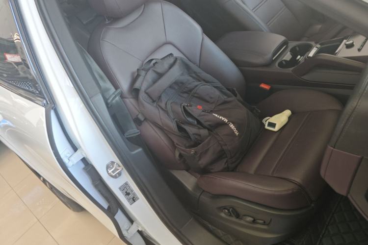 Used Porsche Cayenne 2025 Cayenne Coupé 3.0T Right Front Seat