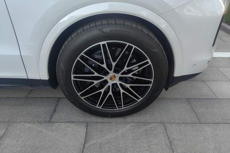 Used Porsche Cayenne 2025 Cayenne 3.0T Right Front Wheel Hub