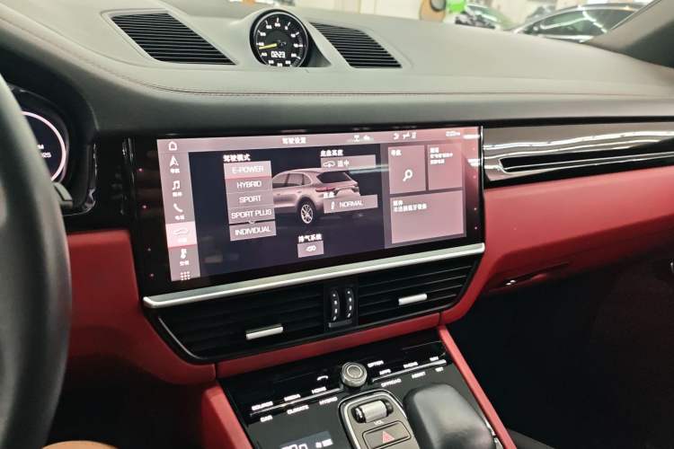 Used Porsche Cayenne E-Hybrid 2021 Cayenne E-Hybrid 2.0T Audio And AC Panel
