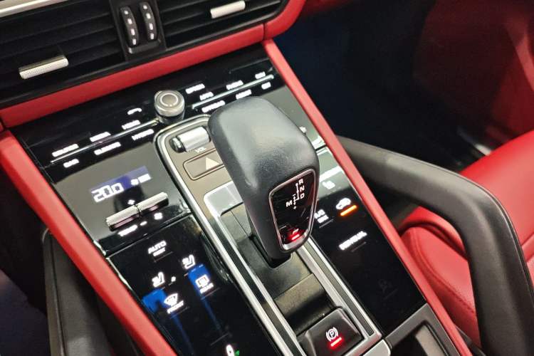 Used Porsche Cayenne E-Hybrid 2021 Cayenne E-Hybrid 2.0T Gear Lever