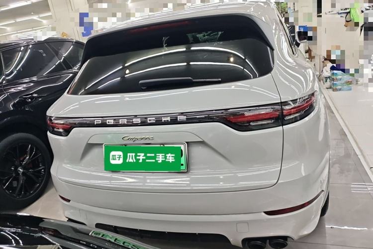 Used Porsche Cayenne E-Hybrid 2021 Cayenne E-Hybrid 2.0T Rear