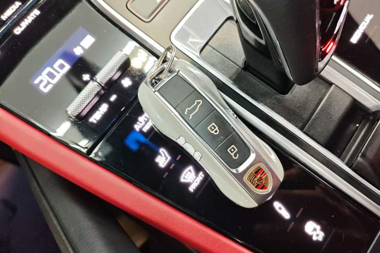 Used Porsche Cayenne E-Hybrid 2021 Cayenne E-Hybrid 2.0T Vehicle Key
