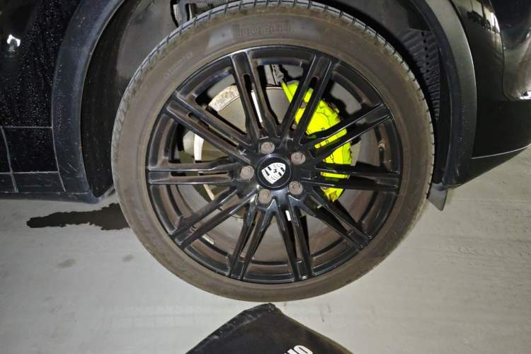 Used Porsche Cayenne E-Hybrid 2015 Cayenne S E-Hybrid 3.0T Right Front Wheel Hub