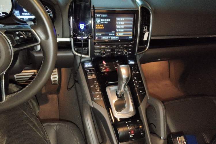 Used Porsche Cayenne E-Hybrid 2015 Cayenne S E-Hybrid 3.0T Audio And AC Panel