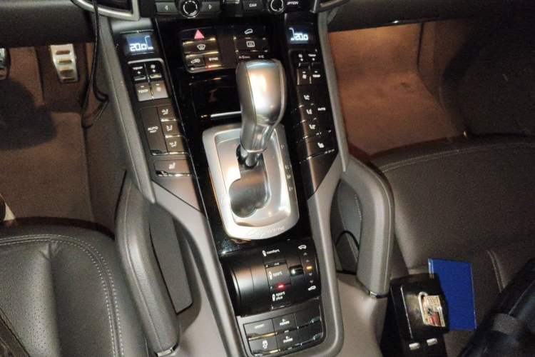 Used Porsche Cayenne E-Hybrid 2015 Cayenne S E-Hybrid 3.0T Gear Lever