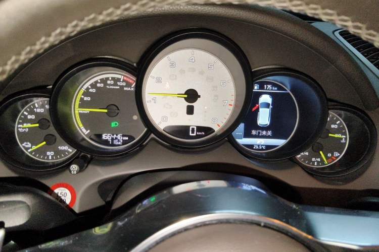 Used Porsche Cayenne E-Hybrid 2015 Cayenne S E-Hybrid 3.0T Instrument Cluster