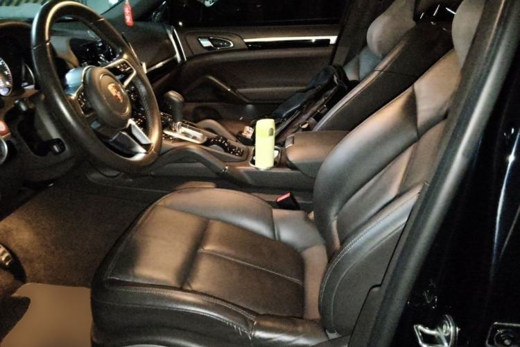 Used Porsche Cayenne E-Hybrid 2015 Cayenne S E-Hybrid 3.0T Left Front Seat