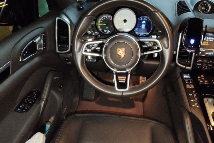 Used Porsche Cayenne E-Hybrid 2015 Cayenne S E-Hybrid 3.0T Steering Wheel