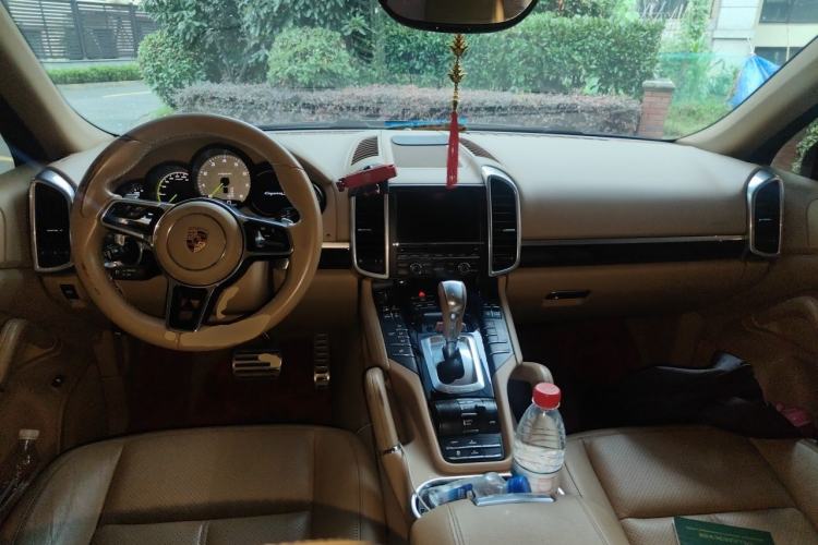 Used Porsche Cayenne E-Hybrid 2015 Cayenne S E-Hybrid 3.0T Center Console