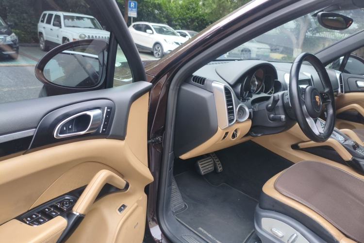 Used Porsche Cayenne E-Hybrid 2015 Cayenne S E-Hybrid 3.0T Driver Seat