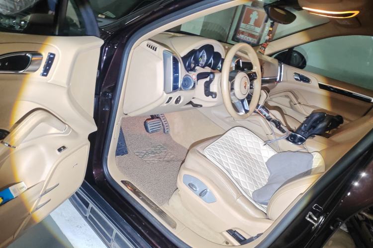 Used Porsche Cayenne E-Hybrid 2015 Cayenne S E-Hybrid 3.0T Driver Seat