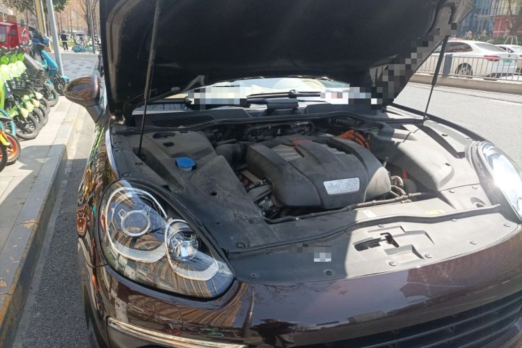 Used Porsche Cayenne E-Hybrid 2015 Cayenne S E-Hybrid 3.0T Engine Bay Right