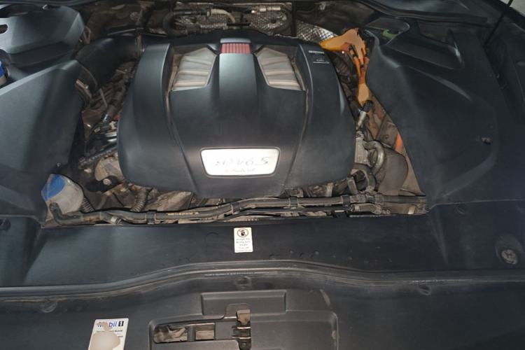 Used Porsche Cayenne E-Hybrid 2015 Cayenne S E-Hybrid 3.0T Engine Bay