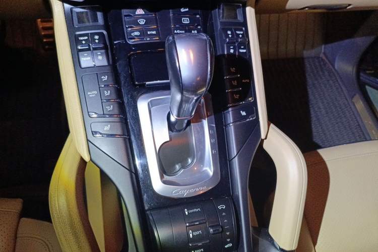 Used Porsche Cayenne E-Hybrid 2015 Cayenne S E-Hybrid 3.0T Gear Lever