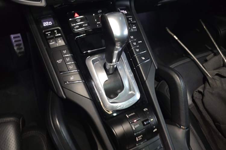 Used Porsche Cayenne E-Hybrid 2015 Cayenne S E-Hybrid 3.0T Gear Lever