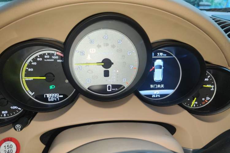 Used Porsche Cayenne E-Hybrid 2015 Cayenne S E-Hybrid 3.0T Instrument Cluster