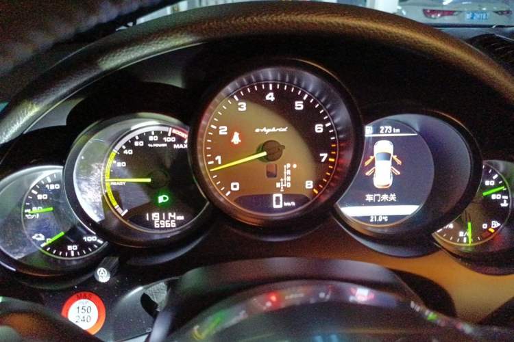 Used Porsche Cayenne E-Hybrid 2015 Cayenne S E-Hybrid 3.0T Instrument Cluster