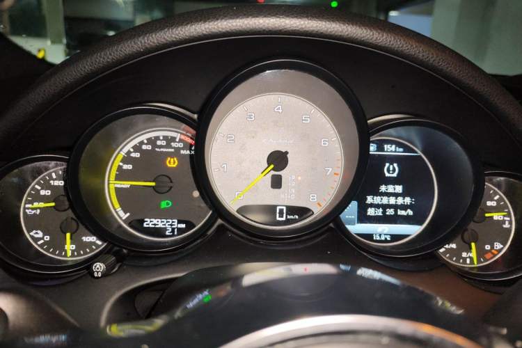 Used Porsche Cayenne E-Hybrid 2015 Cayenne S E-Hybrid 3.0T Instrument Cluster
