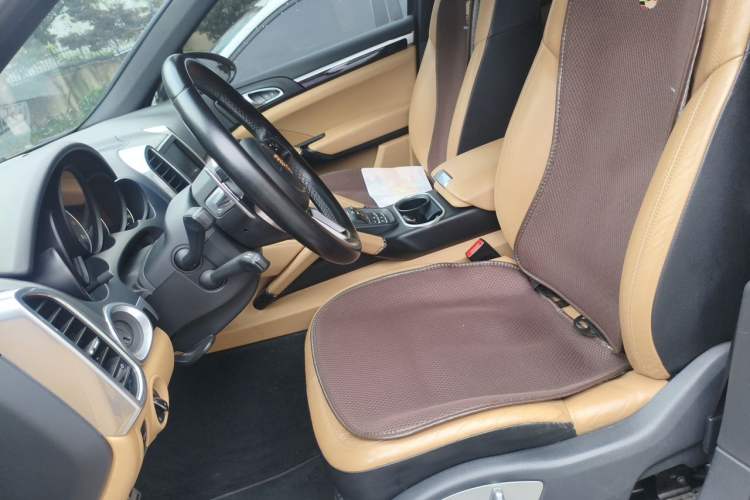 Used Porsche Cayenne E-Hybrid 2015 Cayenne S E-Hybrid 3.0T Left Front Seat