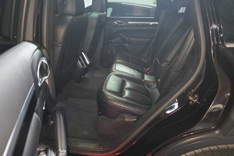 Used Porsche Cayenne E-Hybrid 2015 Cayenne S E-Hybrid 3.0T Left Rear Seat