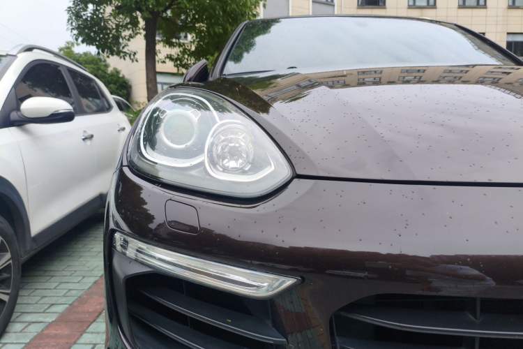 Used Porsche Cayenne E-Hybrid 2015 Cayenne S E-Hybrid 3.0T Right Front Headlight
