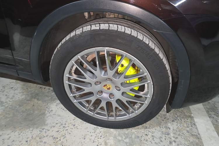 Used Porsche Cayenne E-Hybrid 2015 Cayenne S E-Hybrid 3.0T Right Front Wheel Hub
