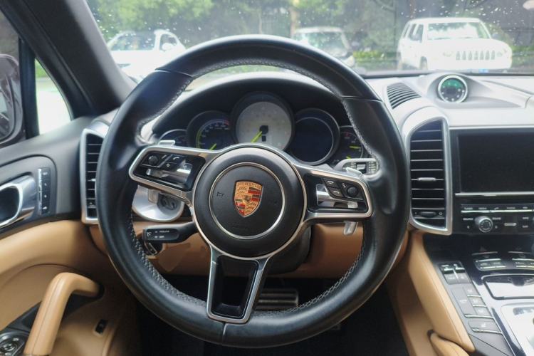 Used Porsche Cayenne E-Hybrid 2015 Cayenne S E-Hybrid 3.0T Steering Wheel