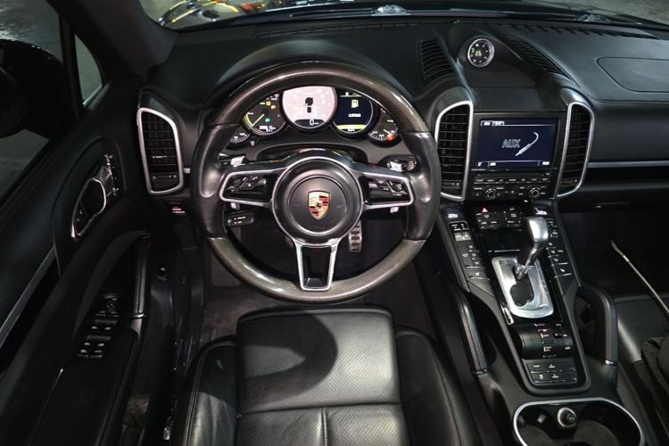 Used Porsche Cayenne E-Hybrid 2015 Cayenne S E-Hybrid 3.0T Steering Wheel
