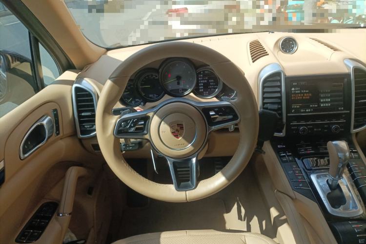 Used Porsche Cayenne E-Hybrid 2015 Cayenne S E-Hybrid 3.0T Steering Wheel