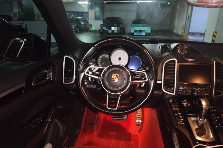 Used Porsche Cayenne E-Hybrid 2015 Cayenne S E-Hybrid 3.0T Steering Wheel