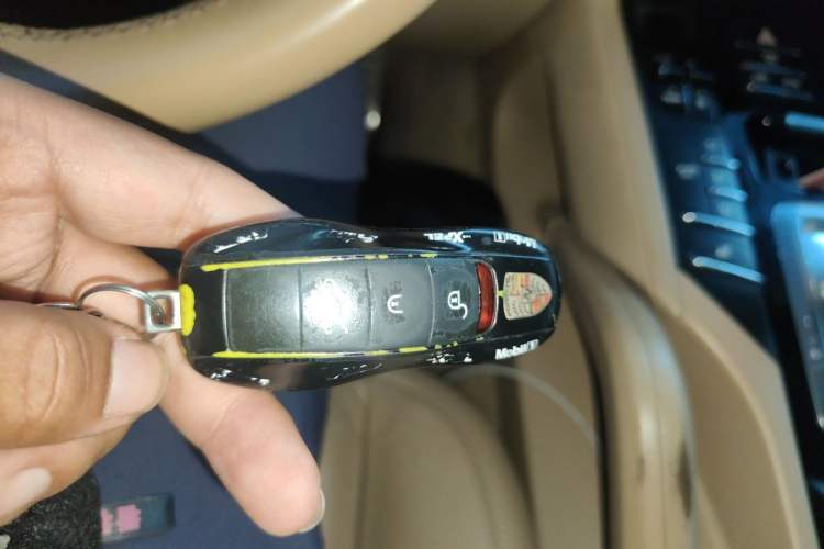 Used Porsche Cayenne E-Hybrid 2015 Cayenne S E-Hybrid 3.0T Vehicle Key