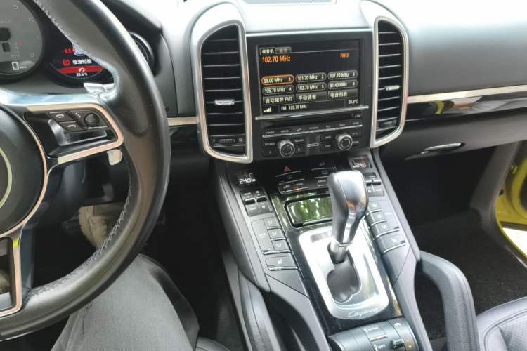 Used Porsche Cayenne E-Hybrid 2015 Cayenne S E-Hybrid 3.0T Audio And AC Panel