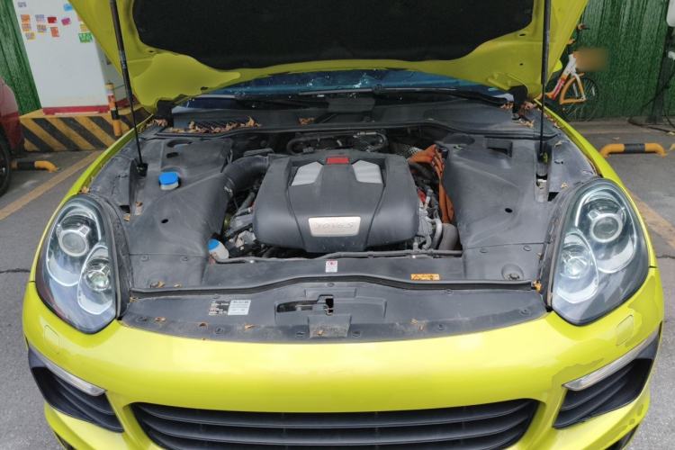 Used Porsche Cayenne E-Hybrid 2015 Cayenne S E-Hybrid 3.0T Engine Bay