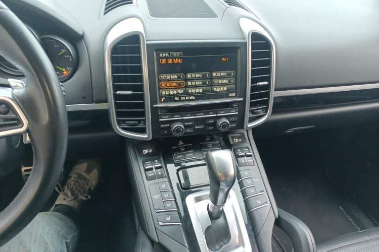Used Porsche Cayenne E-Hybrid 2015 Cayenne S E-Hybrid 3.0T Audio And AC Panel