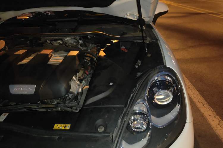 Used Porsche Cayenne E-Hybrid 2015 Cayenne S E-Hybrid 3.0T Engine Bay Left