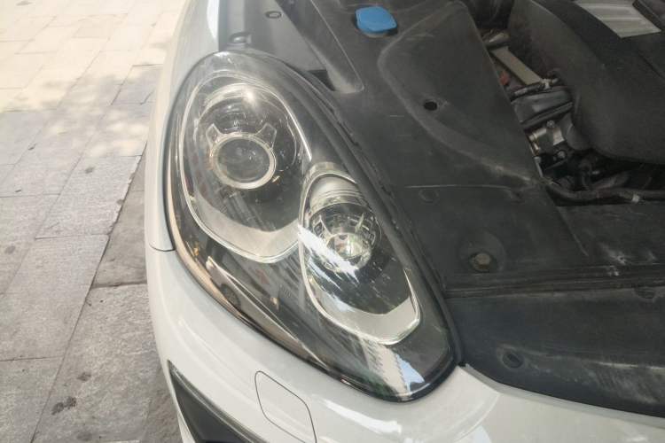 Used Porsche Cayenne E-Hybrid 2015 Cayenne S E-Hybrid 3.0T Engine Bay Right
