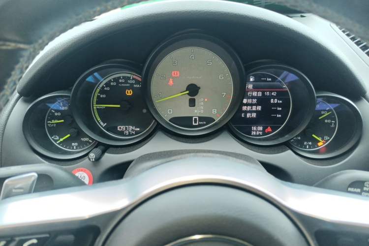 Used Porsche Cayenne E-Hybrid 2015 Cayenne S E-Hybrid 3.0T Instrument Cluster
