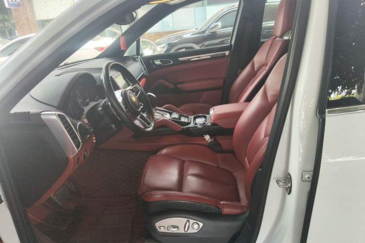 Used Porsche Cayenne E-Hybrid 2015 Cayenne S E-Hybrid 3.0T Left Front Seat