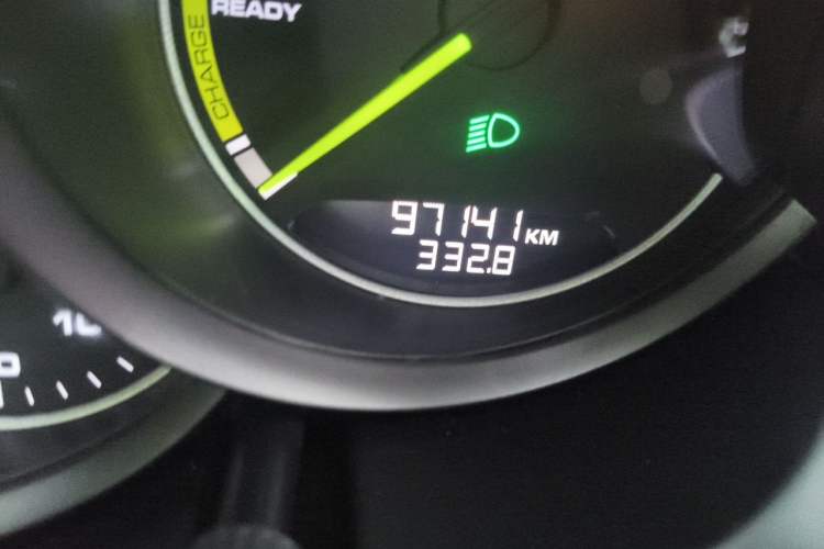 Used Porsche Cayenne E-Hybrid 2015 Cayenne S E-Hybrid 3.0T Odometer Close Up