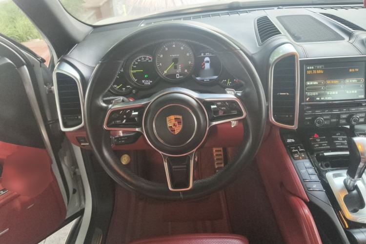 Used Porsche Cayenne E-Hybrid 2015 Cayenne S E-Hybrid 3.0T Steering Wheel