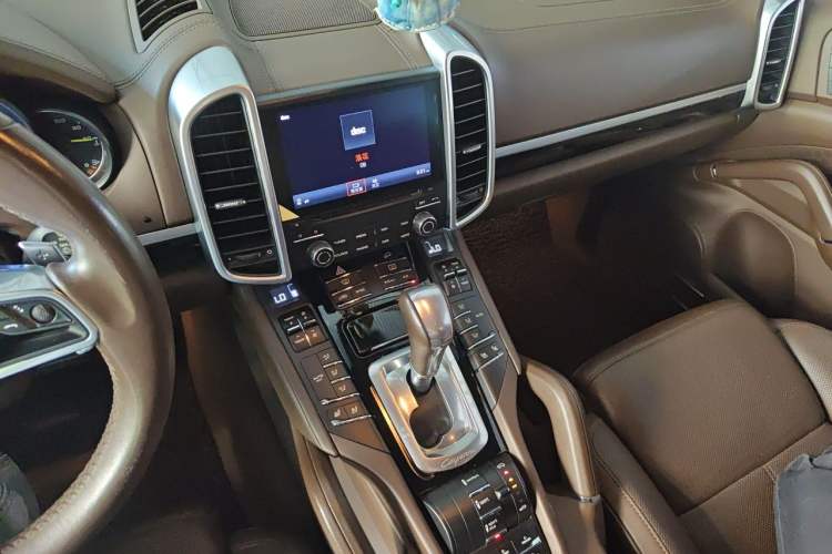 Used Porsche Cayenne E-Hybrid 2016 Cayenne S E-Hybrid 3.0T Audio And AC Panel