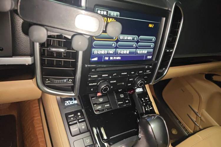 Used Porsche Cayenne E-Hybrid 2016 Cayenne S E-Hybrid 3.0T Audio And AC Panel