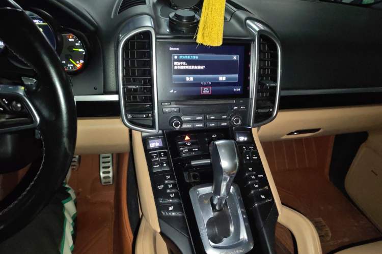 Used Porsche Cayenne E-Hybrid 2016 Cayenne S E-Hybrid 3.0T Audio And AC Panel