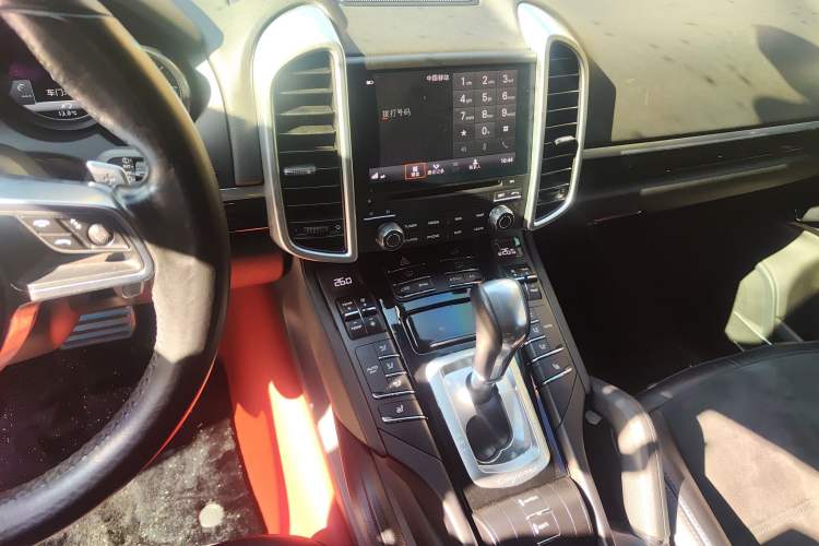 Used Porsche Cayenne E-Hybrid 2016 Cayenne S E-Hybrid 3.0T Audio And AC Panel