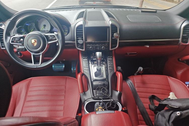 Used Porsche Cayenne E-Hybrid 2016 Cayenne S E-Hybrid 3.0T Center Console